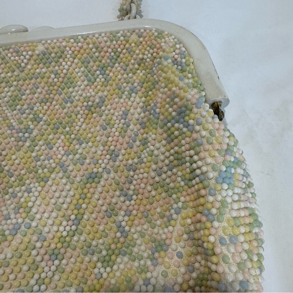 1960’s Vintage candy button purse made of pastel beads and beaded handle Mod - Picture 12 of 14